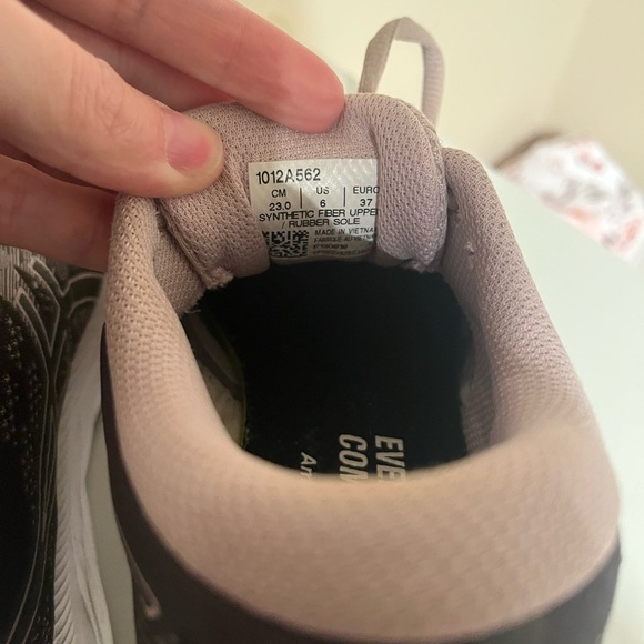 Women’s ASICS size 6 gel excite 7 running shoe - Picture 4 of 5